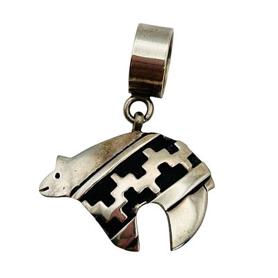 Tommy Singer Navajo Bear Pendant. Tommy Singer Navajo bear pendant 6.4g