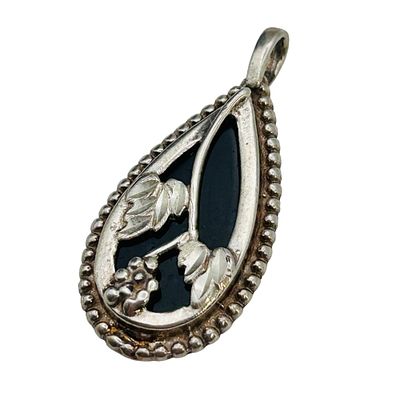 Carolyn Pollack Sterling Oval Pendant 3.1g