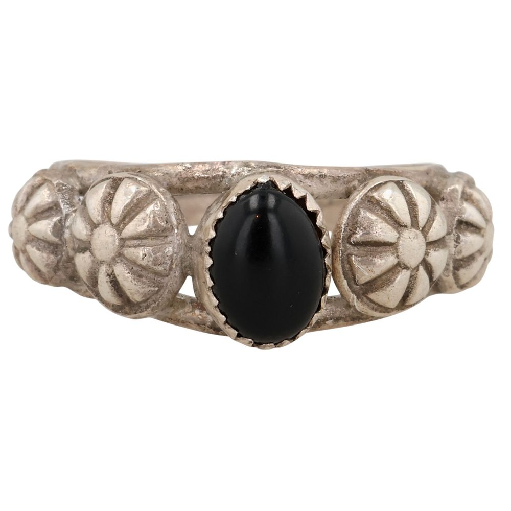 Lot 325: Southwest Sterling Onyx Ring Sz 8.75