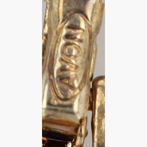 Avon Gold Tone Rhinestone Heart Charm Romance Bracelet