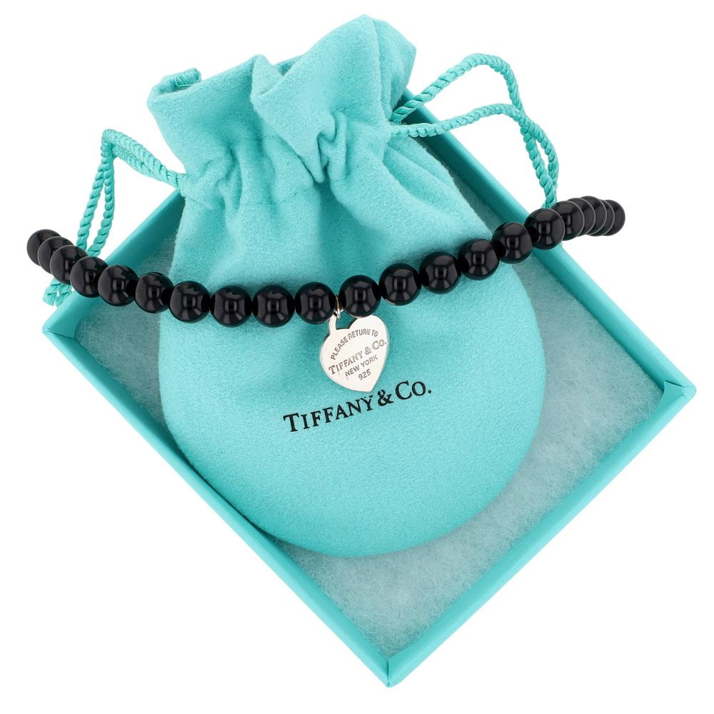 Lot 343: Tiffany & Co Sterling Silver Onyx Beaded Return To Tiffany Heart Charm Bracelet