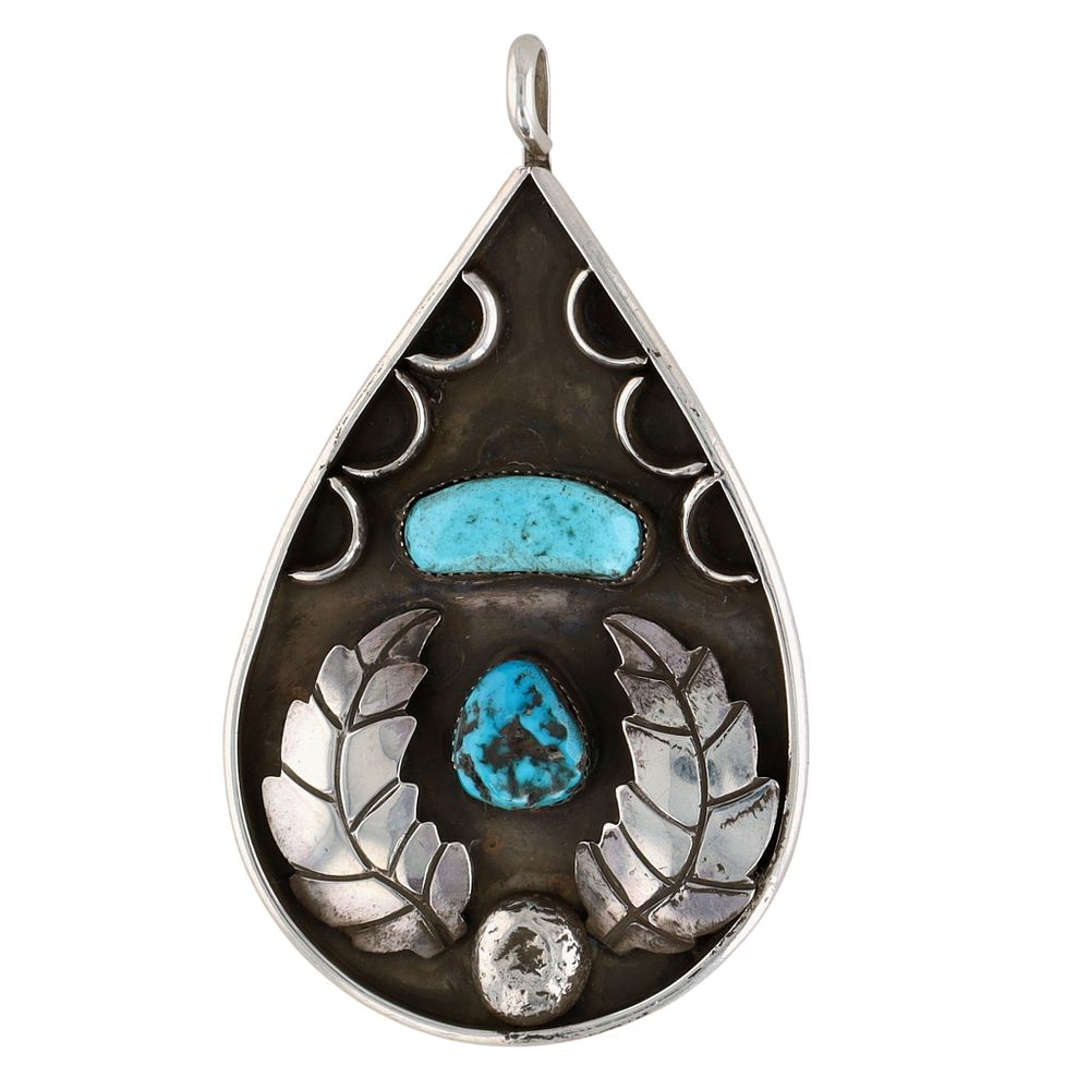 Lot 172: Richardson's Trading Post: Vintage Navajo Sterling Turquoise Pendant