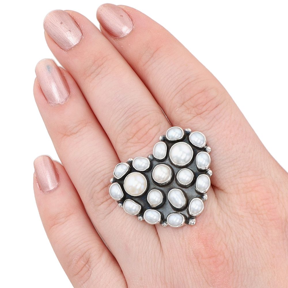 Lot 214: Martin L. Perry Navajo Sterling Mother of Pearl Cluster Heart Ring Sz 8.5