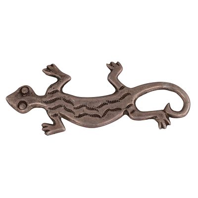 Navajo Sterling Stamped Lizard Brooch / Weight: 11.5g / Approximate dimensions: 2.7" x 1.1"