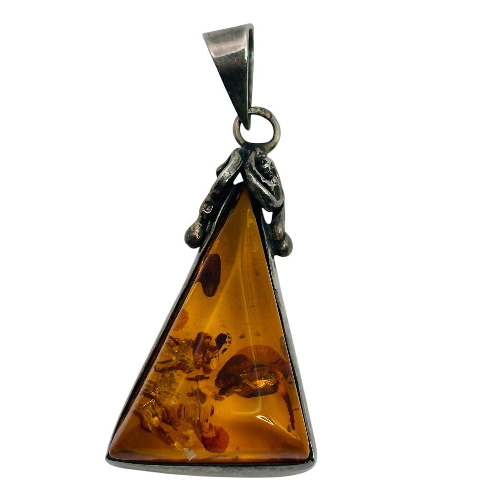 Lot 184: Sterling Amber Pendant