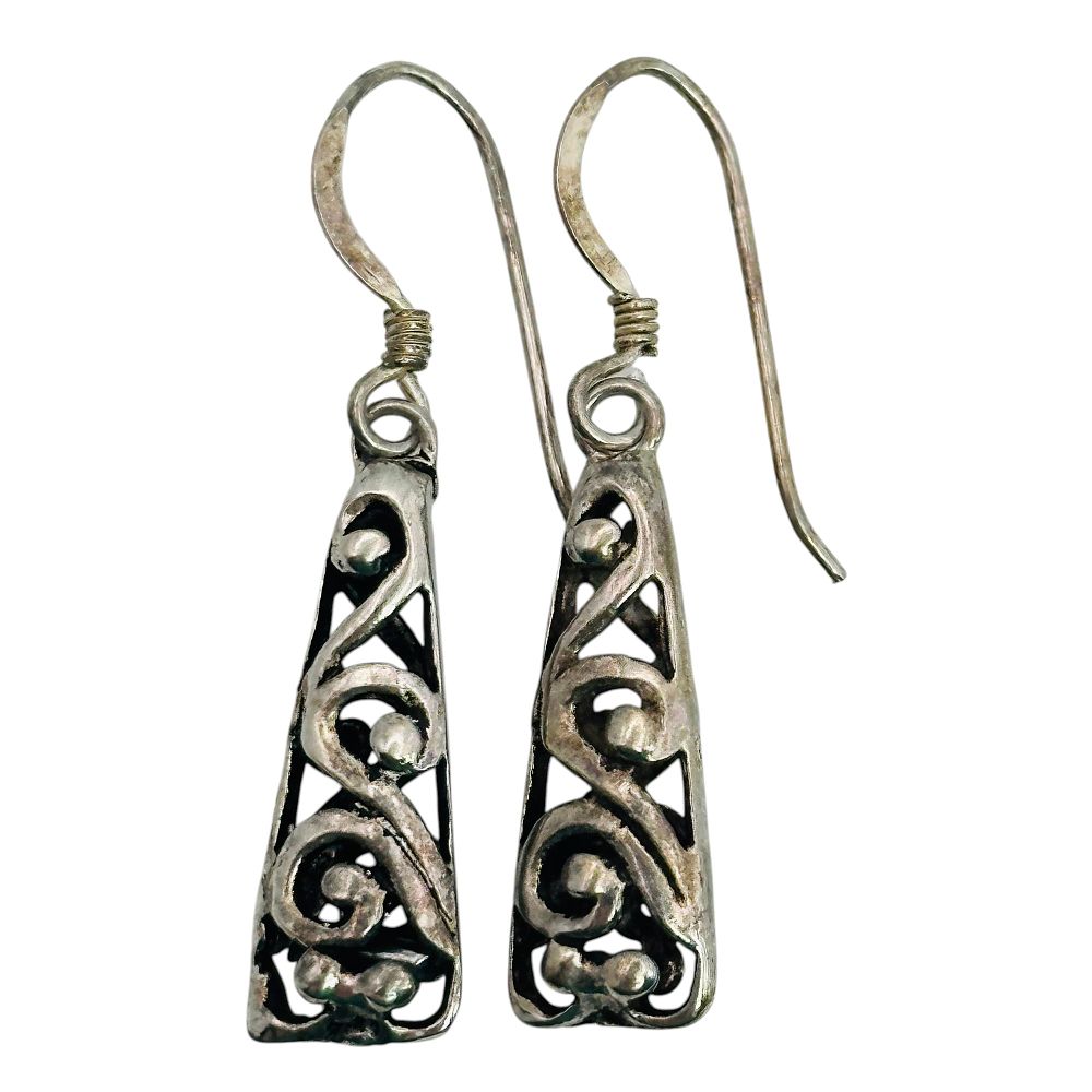 Lot 215: Sterling Swirl Detail Earrings