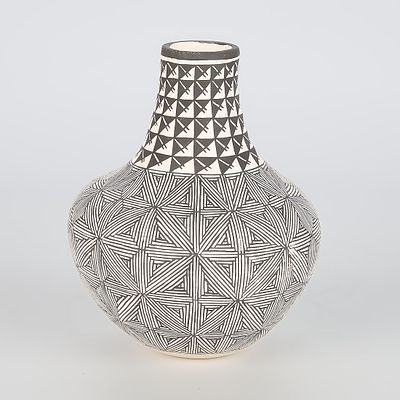 Carrie Chino Charlie Acoma Pueblo Vase. Carrie Chino Charlie (Acoma Pueblo, 20th c). Ceramic