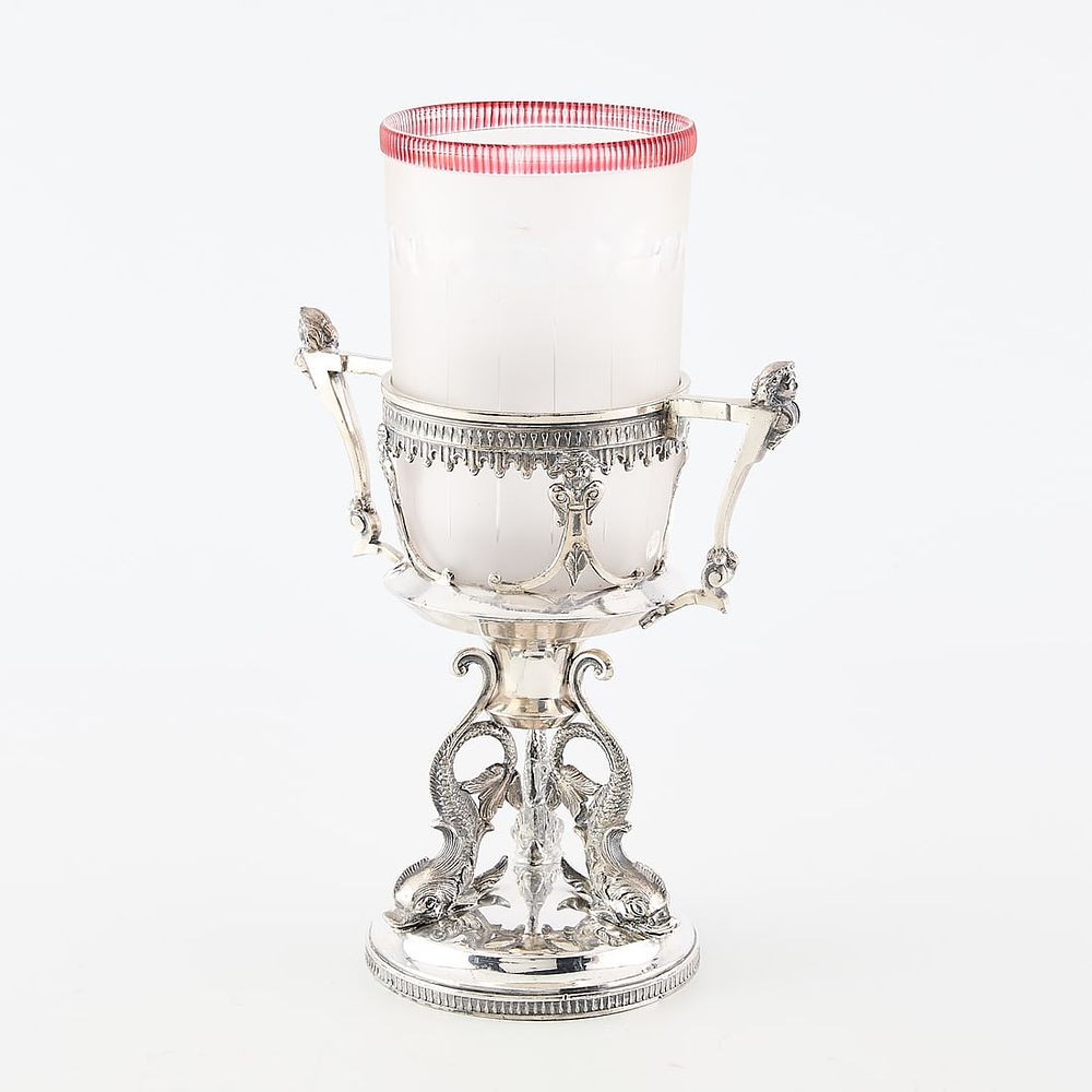 Victorian Silverplate & Glass Pickle Dish. Victorian silver plated mounted glass pickle dish. 