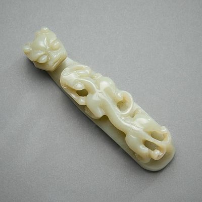 Chinese Qing Carved Jade Dragon & Beast Belt Hook. Chinese carved jade belt hook or buckle, late 