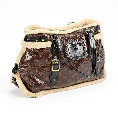 Louis Vuitton Monogram Shearling Sac Thunder Tote. Louis Vuitton Sac Thunder tote in brown 