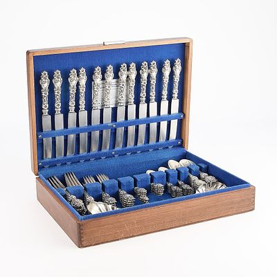 75 Pcs Whiting "Lily" Sterling Flatware 93.45 ozt. Set of 75 pieces of Whiting "Lily" pattern 