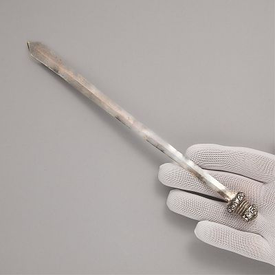 Chinese Qing Dynasty Repousse Silver Hairpin. Chinese Manchu woman's repousse silver hair pin 