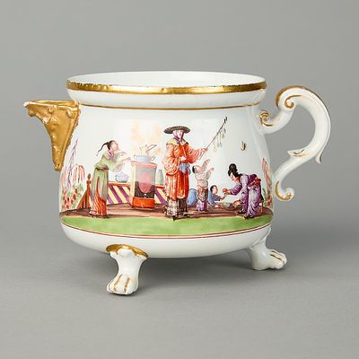 Meissen Porcelain Cream Pot ca. 1728. Meissen, Germany. Porcelain cream pot painted in the 