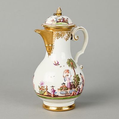 Meissen Coffee Pot ca. 1740. Meissen, Germany. Porcelain coffee pot with cover, ca. 1740. Of 