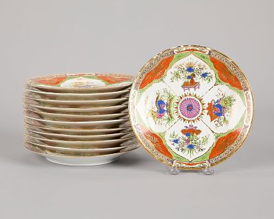 Set 12 Worcester "Dragon in Compartment" Plates. Chamberlain's Worcester, England. Set of twelve 