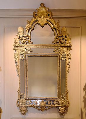 18th c. French Regence Carved Giltwood Mirror. French Regence carved giltwood overmantel mirror 