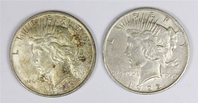(2) 1922-D PEACE SILVER DOLLARS. XF/VG. ESTIMATE: $75-$100