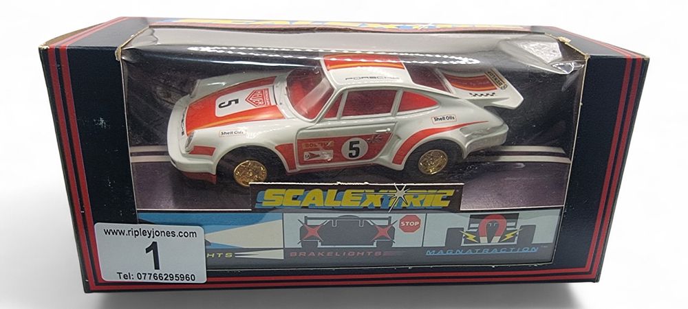 Ripley-Jones | Subasta 4 | First day of a 2 day LIVE collectable toys auction