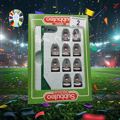 627 West Ham Team. As New