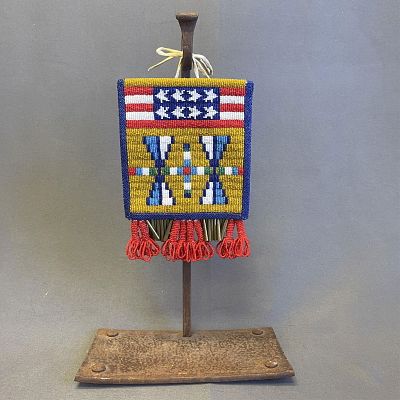 No. Plains authentic beaded belt bag with patriotic design ca. 1980s 71/4" L x 5" W. No. Plains 