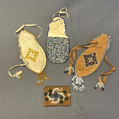 Group of 4 Native American Beaded Leather Items Item 1: 9" long, including beaded loops x 3" at. 