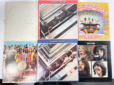 Collection of 6 vinyl records by The Beatles A collection of 6 early pressings of The Beatles 