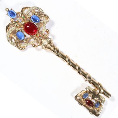 Large Coro / CoroCraft sterling vermeil jeweled skeleton key brooch decorated with pair of 