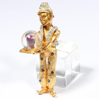 HAR Fortune Teller genie brooch with "crystal" ball encasing dragons breath stone and 