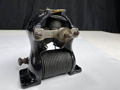 Toy motor, antique, L.E. Knott model 98-20 A, 2 1/2 X 3 X 2