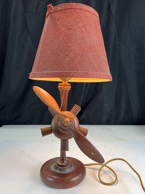Vintage wooden airplane engine lamp, turn the propeller and flip the switch! Works,