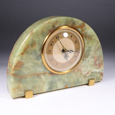 Art Deco 1930 Hammond Onyx & Brass Clock 6 1/4"H x 8"W. Art Deco 1930 Hammond Onyx & Brass Clock 
