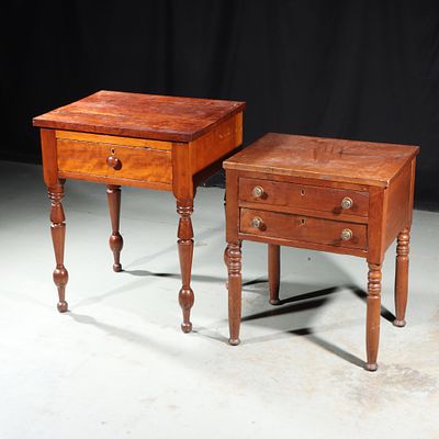 Pair of antique American Federal / Sheraton? side tables / night stands with pull-out drawers 