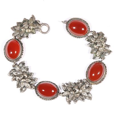 Peruzzi 800 silver rosette and carnelian bracelet. 7 1/4"L x 5/8"W. Peruzzi 800 silver rosette 