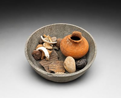 Ancient Indus Civilization Stone Vessel, Pottery sherds & Jewellery Fragments, Indian . A group 