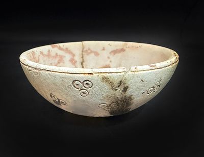 Small Steatite Bowl, Indus Valley Civilization, Harappa, Indian
. Condition: Cracked through the 
