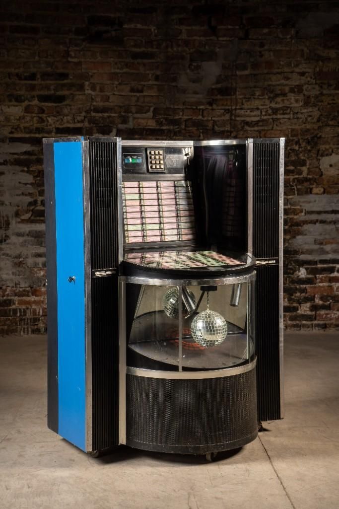 Lot 203: Vintage Seeburg Disco Jukebox