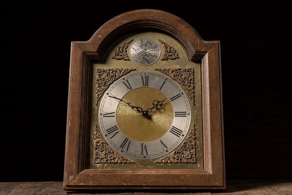 Lot 271: Tempus Fugit Clock Face