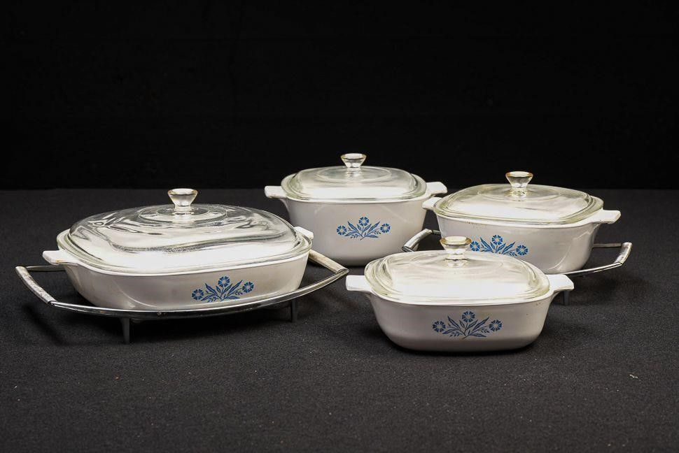 Lot 333: Corning Ware Blue Cornflower Casserole Set