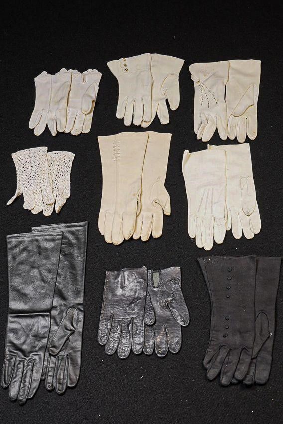 Lot 371: Lot of 9 Pairs of Vintage Women's Gloves