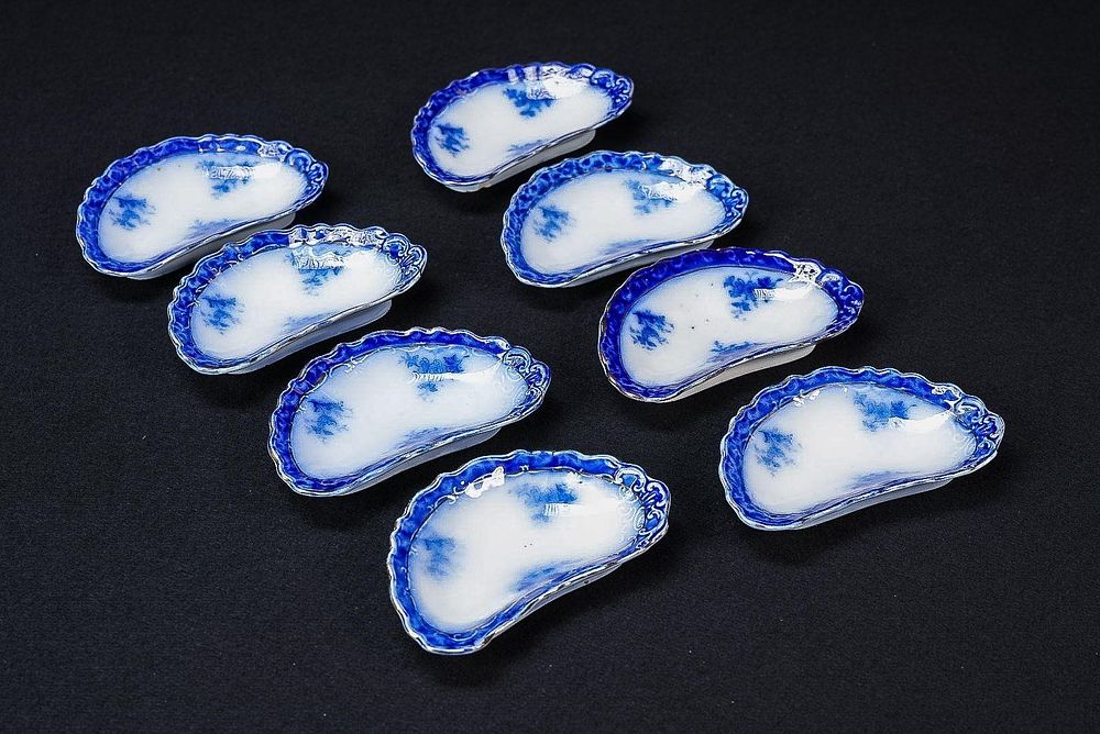 Lot 388: Set of Eight Flow Blue Alcock Bone Dishes