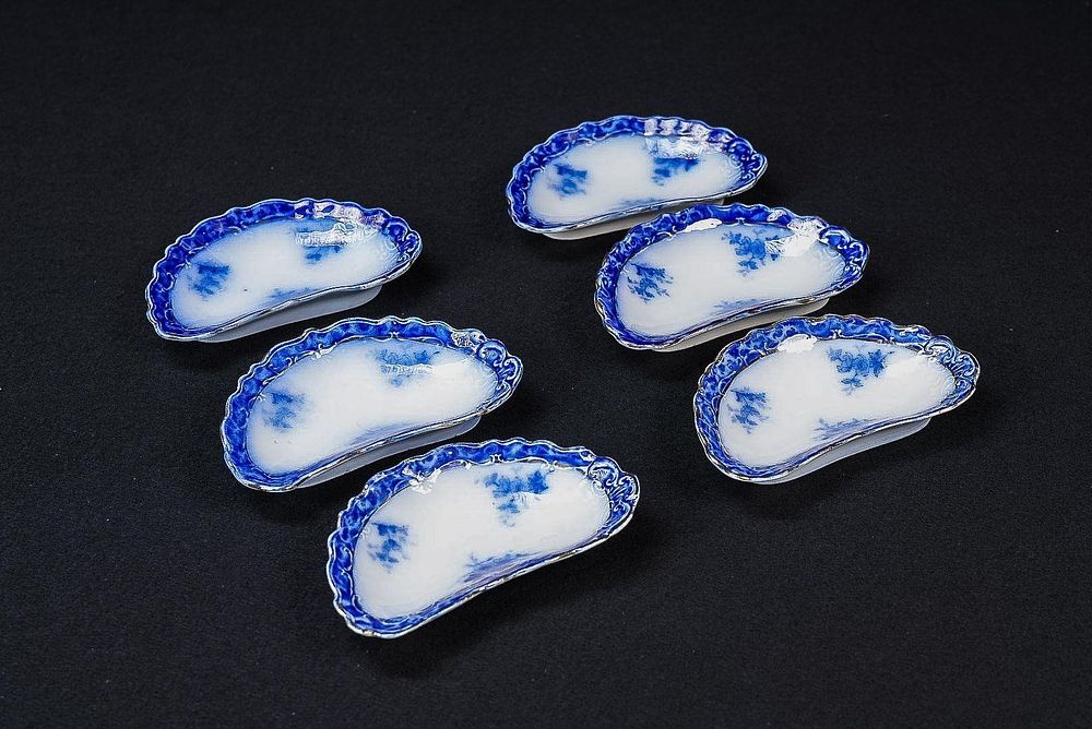 Lot 389: Set of Six Flow Blue Alcock Bone Dishes