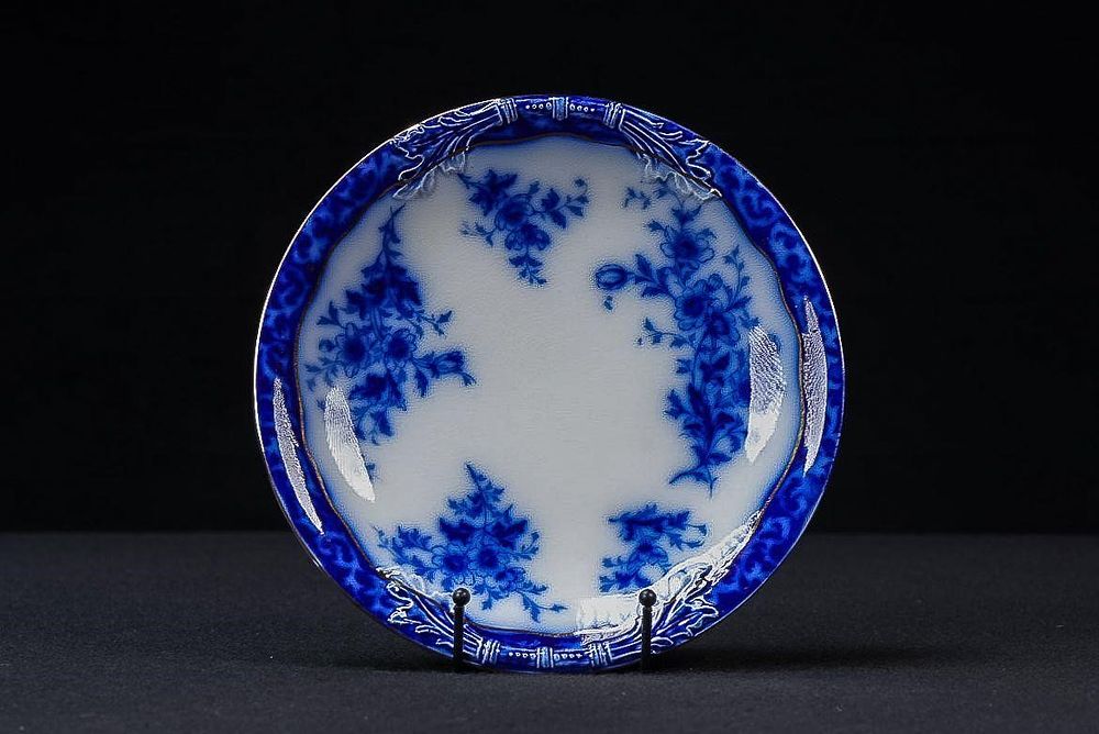 Lot 400: Victorian Flow Blue Embossed Alcock Cake Plate