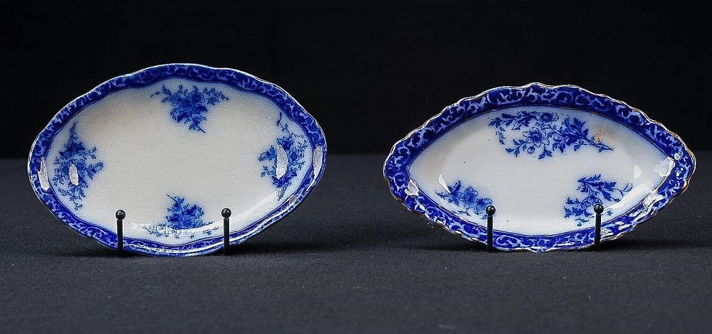 Lot 408: Pair of Alcock Flow Blue "Touraine" Relish Dishes