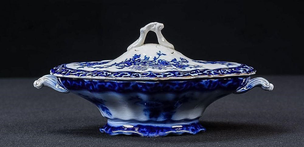 Lot 412: Alcock Flow Blue "Touraine" Covered Vegetable Dish