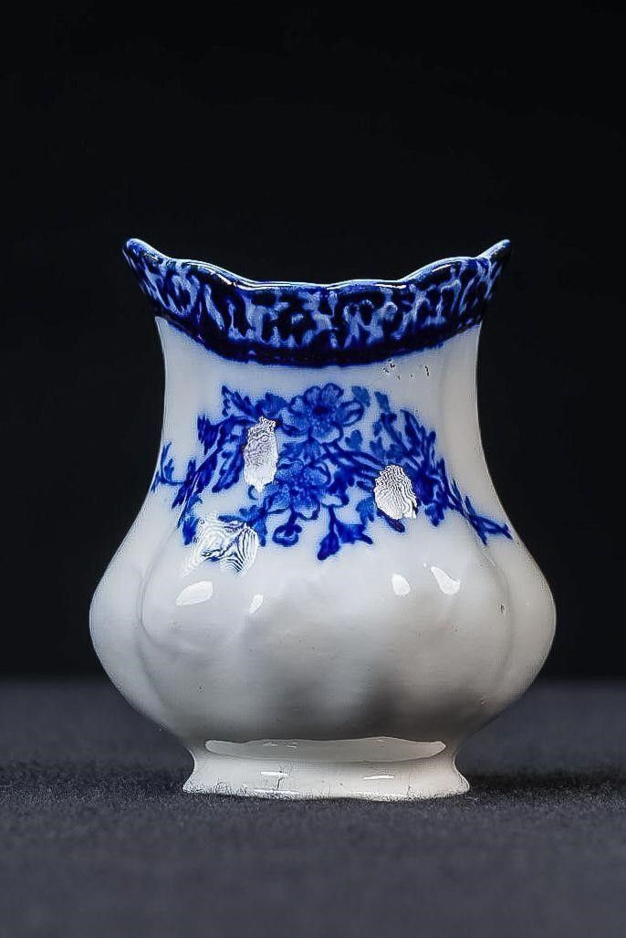 Lot 420: Victorian Touraine Flow Blue Toothbrush Holder