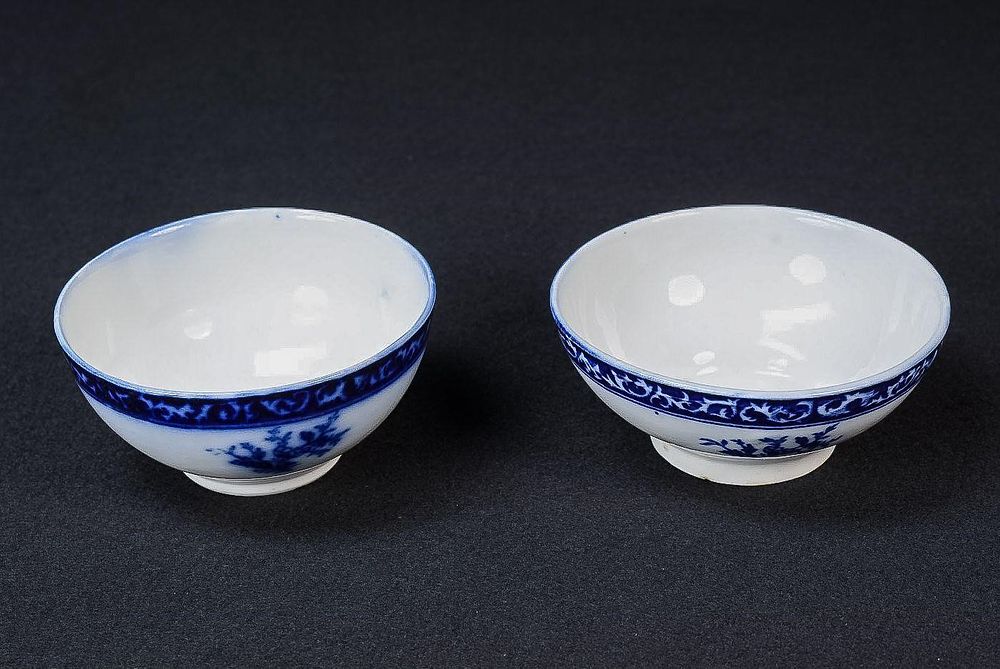 Lot 426: Pair of Victorian Touraine Flow Blue Oyster Bowls