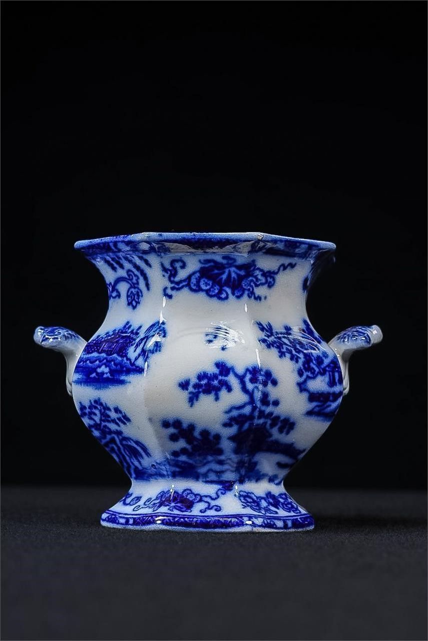 Lot 428: Flow Blue "Hong Kong" Pattern Sugar Bowl