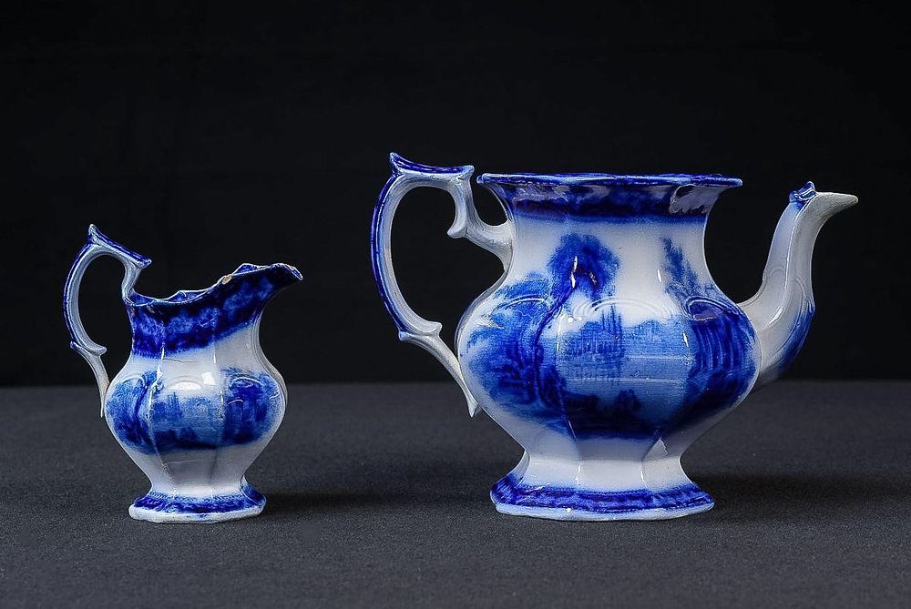 Lot 446: Two-Piece Flow Blue "Excelsior" Tea Set