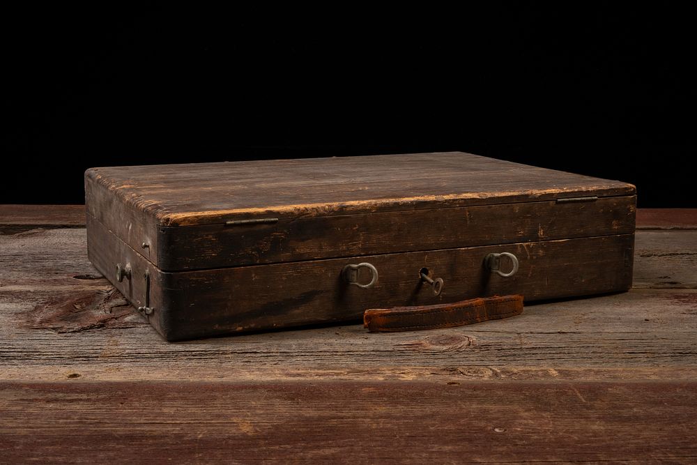 Lot 168: Early 20th C. Winsor & Newton Painter’s Case