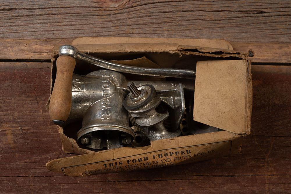 Lot 190: Boxed Keystone No. 20 Food Chopper with Parts